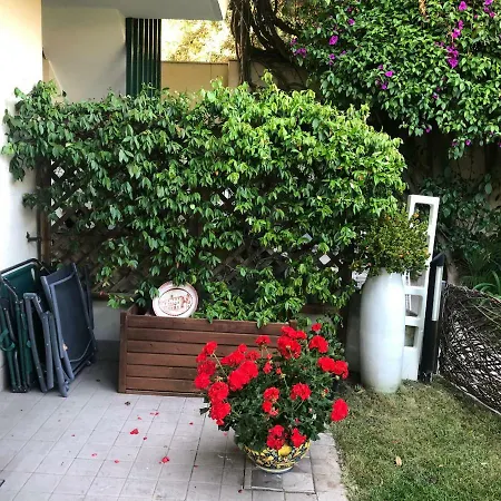 アパート Sanremo, Relax Sul Mare Di Porto Sole, Tra Fiori E Profumi *